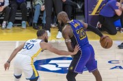 没有詹姆斯库里创28年收视纪录！NBA终于等来新时代，文班新门面|斯蒂芬·库里|文班亚马|圣安东尼奥马刺队|俄克拉荷马雷霆队|NBA季后赛_新浪体育_新浪新闻